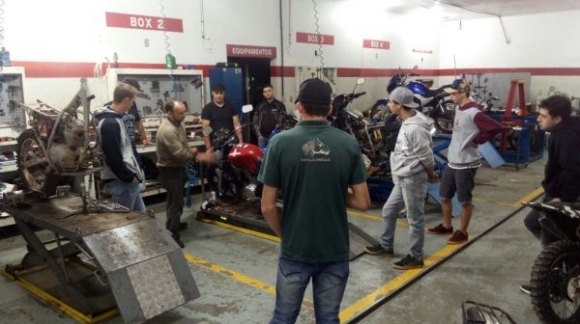 Aula Prática Curso Profissionalizante Mecânica de Motocicletas