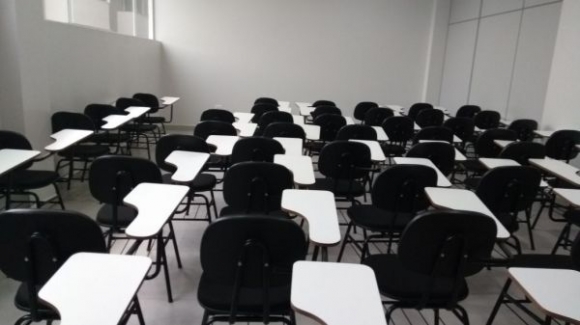 Salas de Aulas Prontas para receber os Alunos!