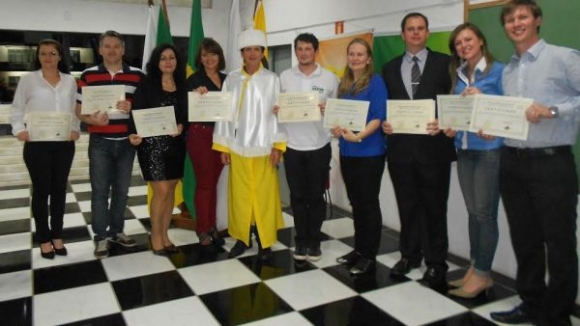 SESSÃO SOLENE ESPECIAL DE FORMATURA PÓS-GRADUAÇÃO